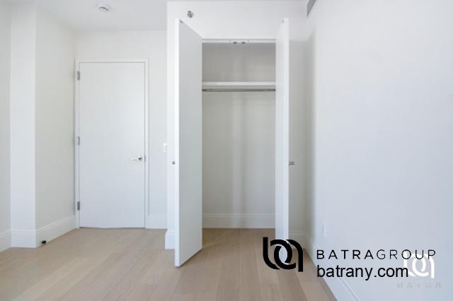 30-55 Vernon Boulevard 8-E