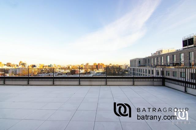 30-55 Vernon Boulevard 8-E