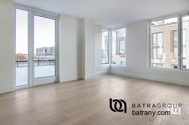 30-55 Vernon Boulevard 8-E