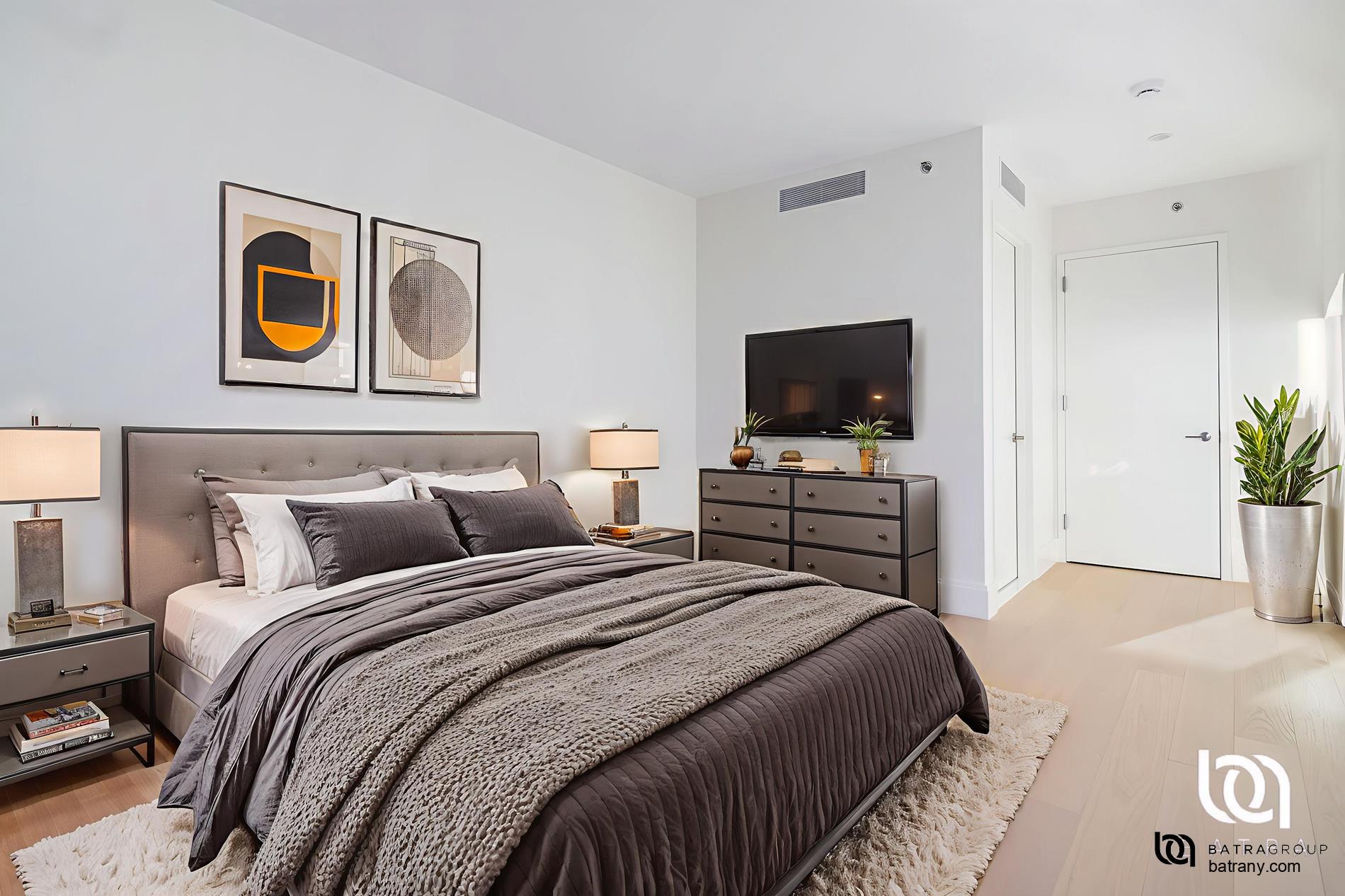 30-55 Vernon Boulevard 8-E