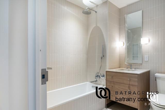 30-55 Vernon Boulevard 8-E