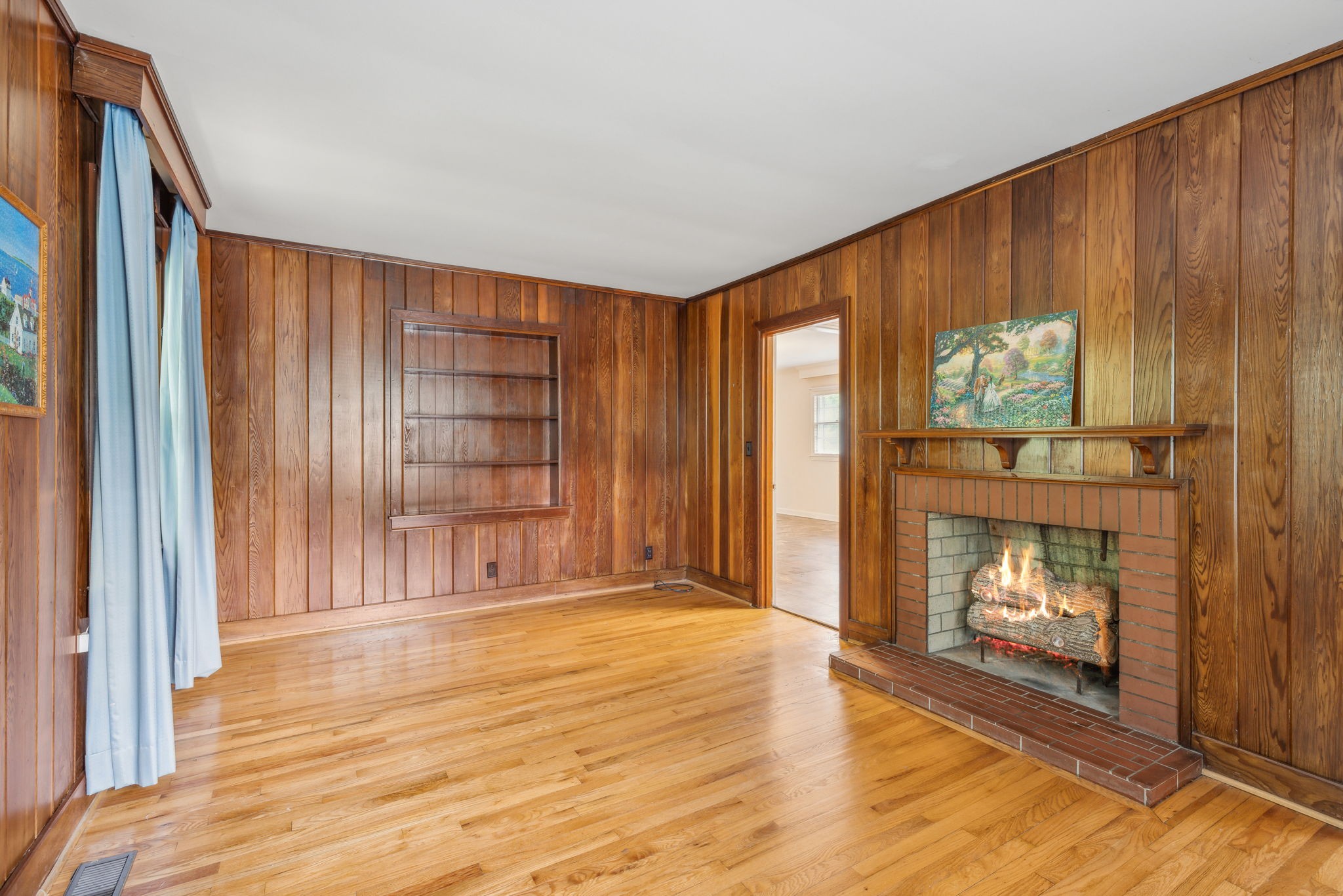 102 Battle Ave