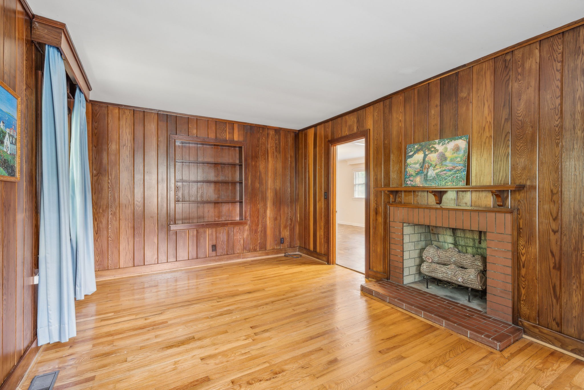 102 Battle Ave