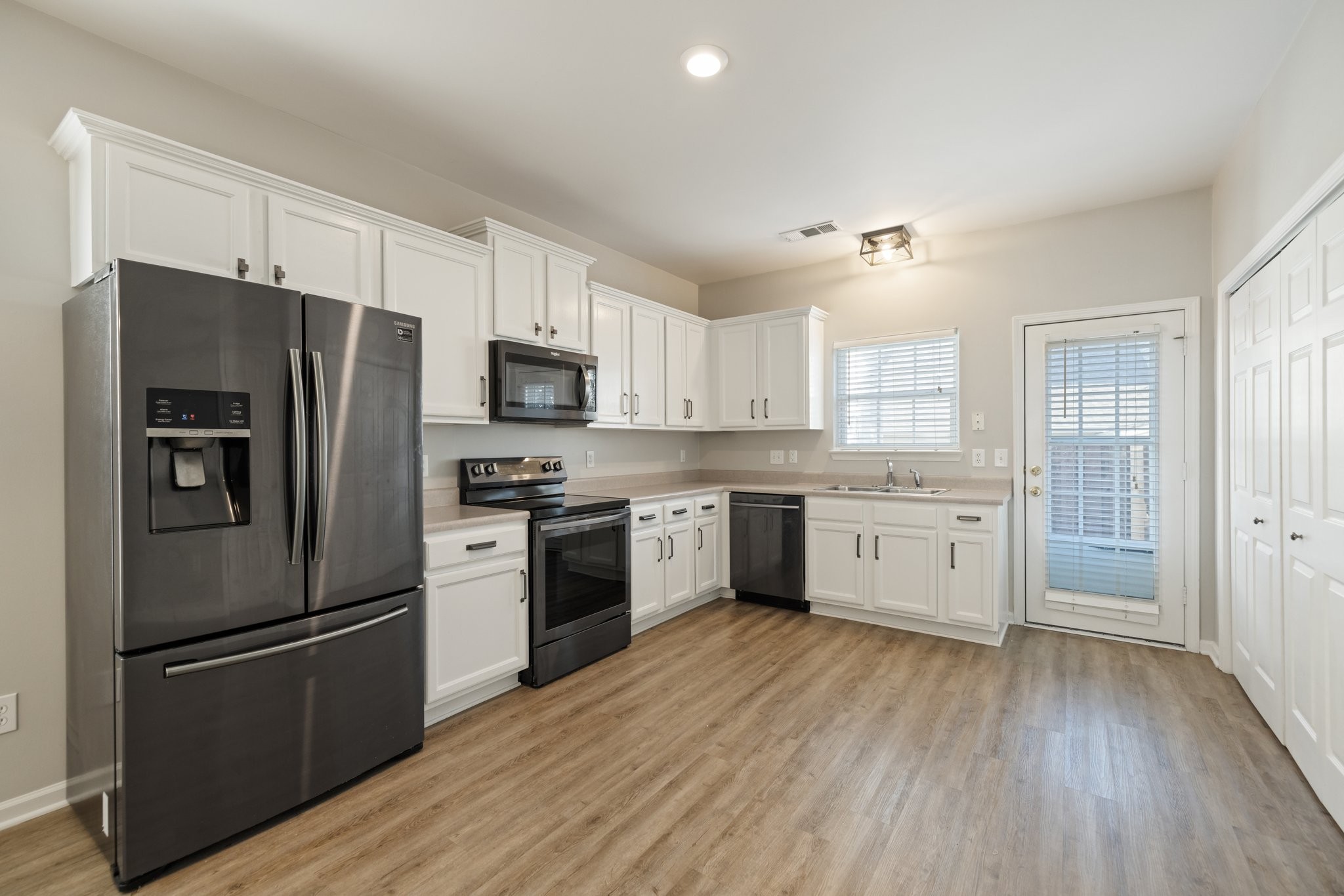 1101 Downs Blvd Unit: 86