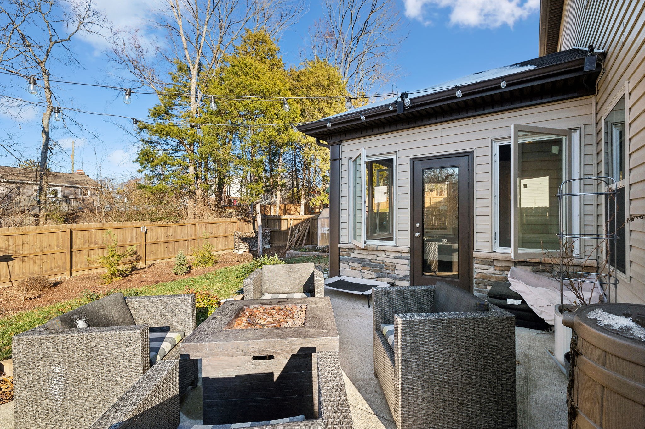 1341 Busiris Dr