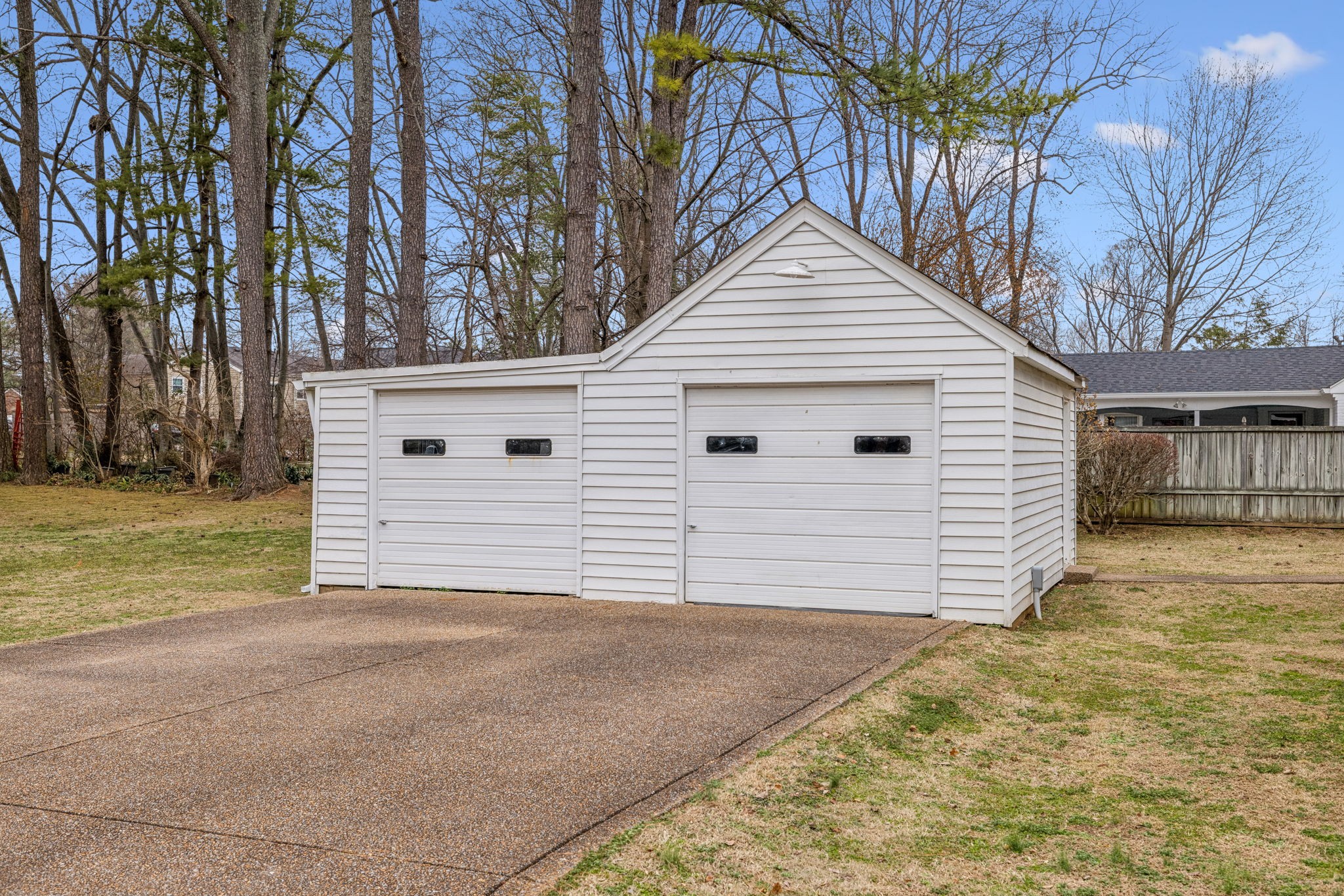 715 Hillsboro Rd
