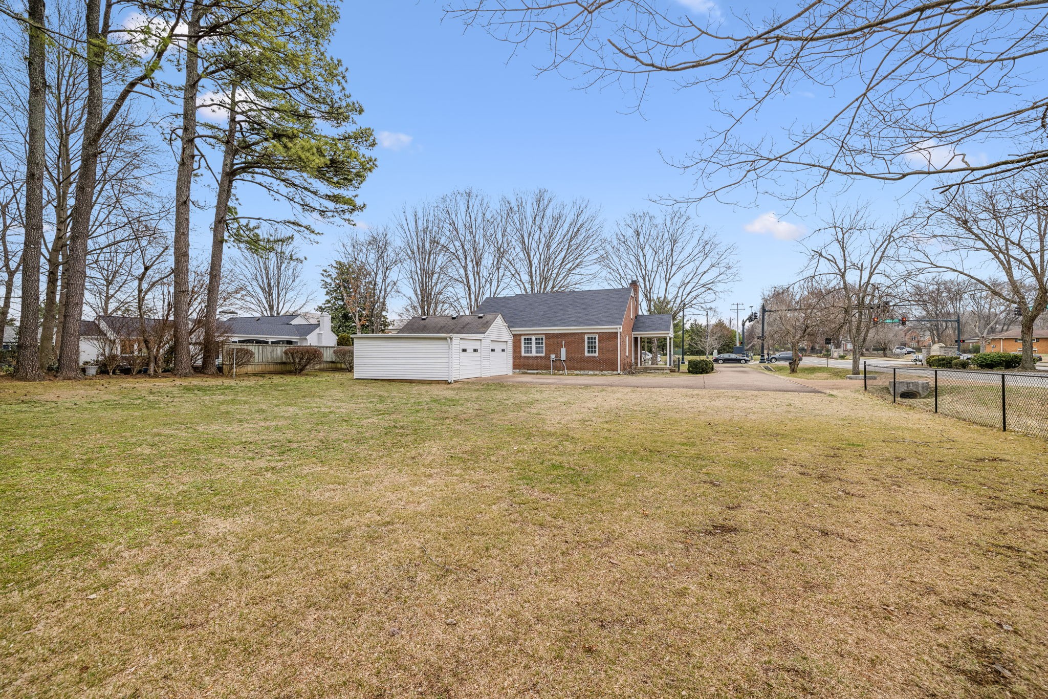 715 Hillsboro Rd