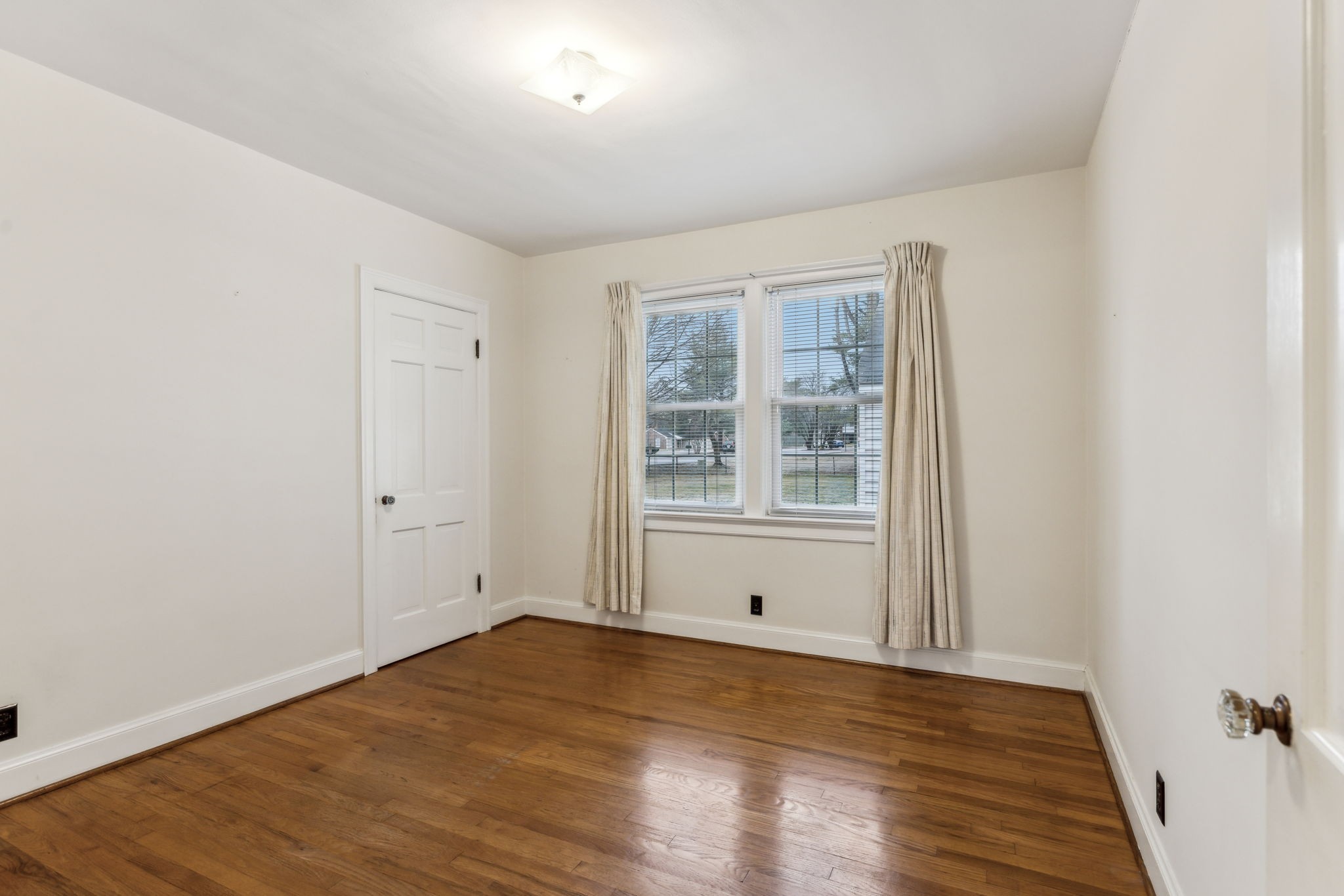 715 Hillsboro Rd