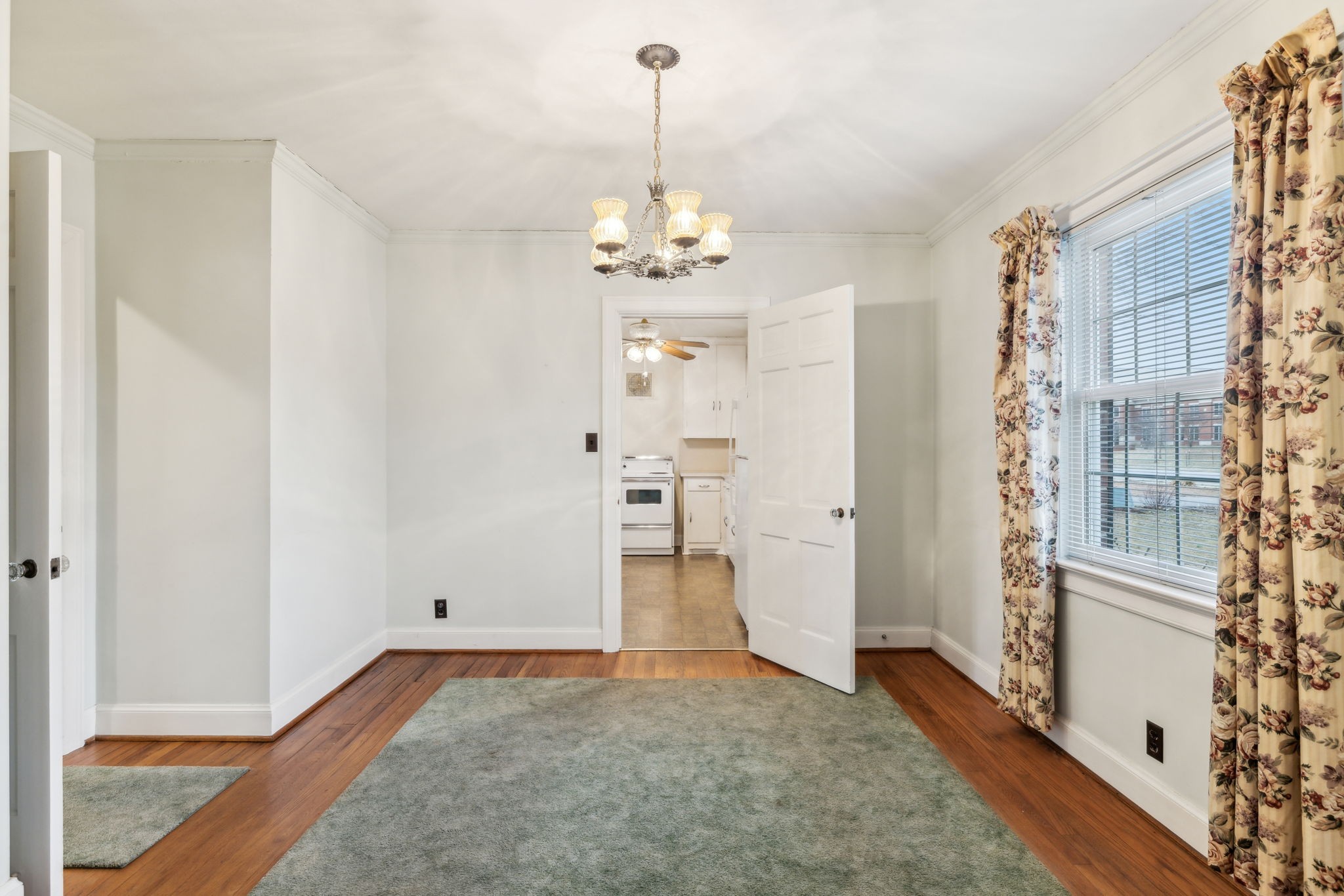715 Hillsboro Rd
