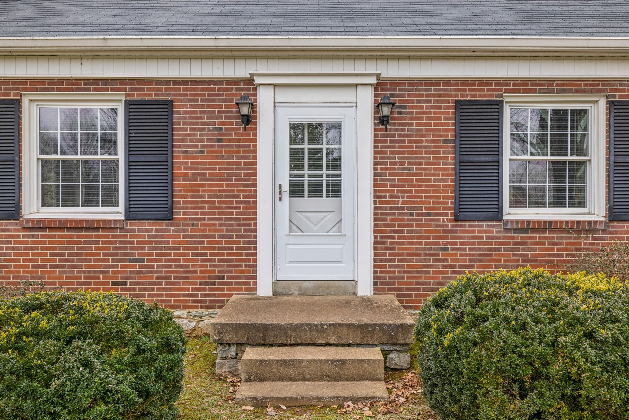 715 Hillsboro Rd