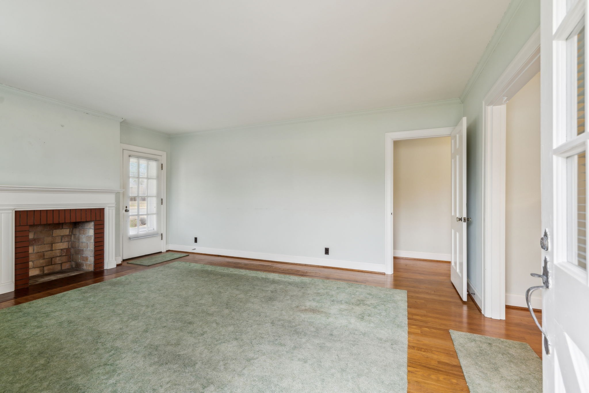 715 Hillsboro Rd