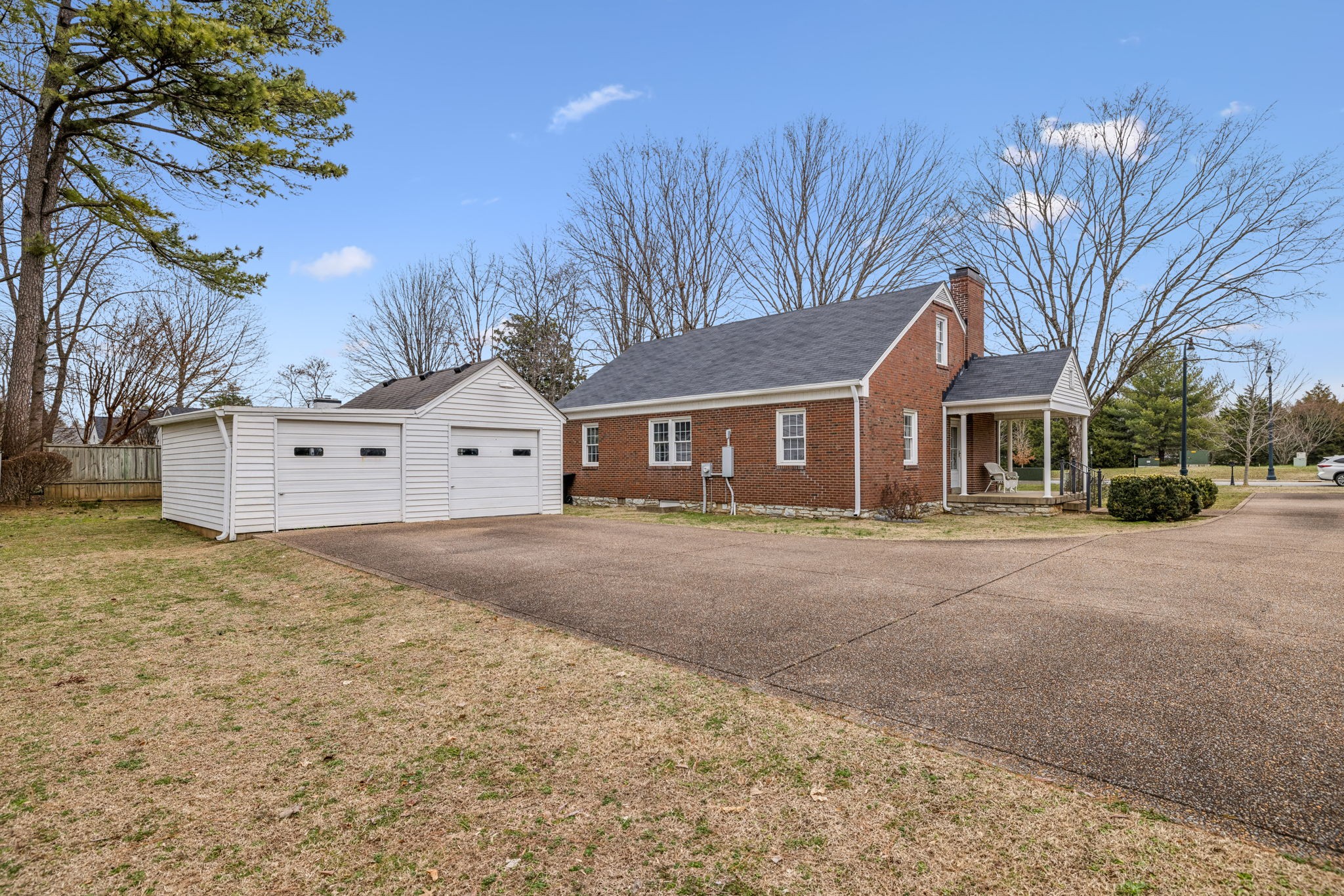 715 Hillsboro Rd