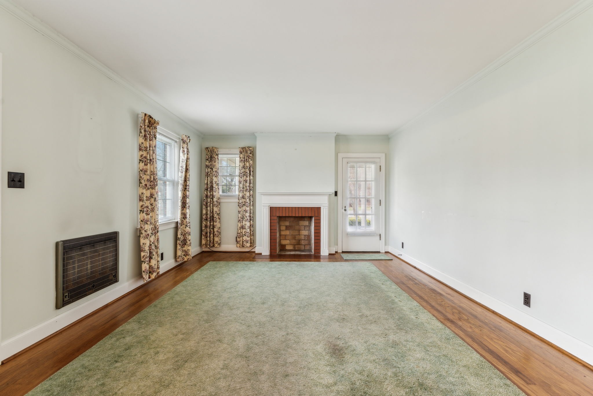 715 Hillsboro Rd