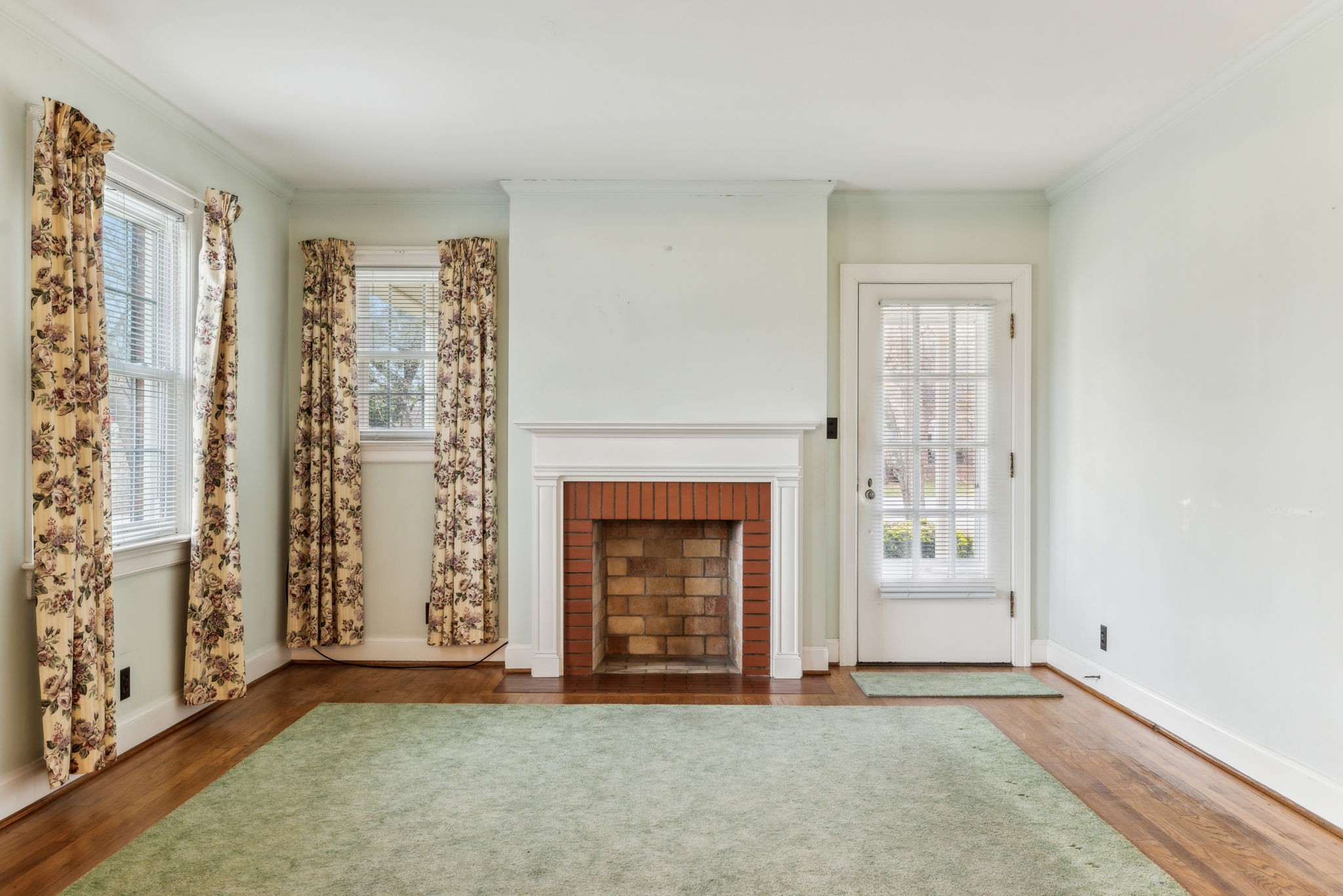 715 Hillsboro Rd