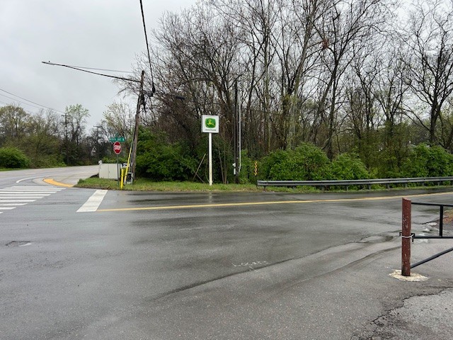 204 New Highway 96, W