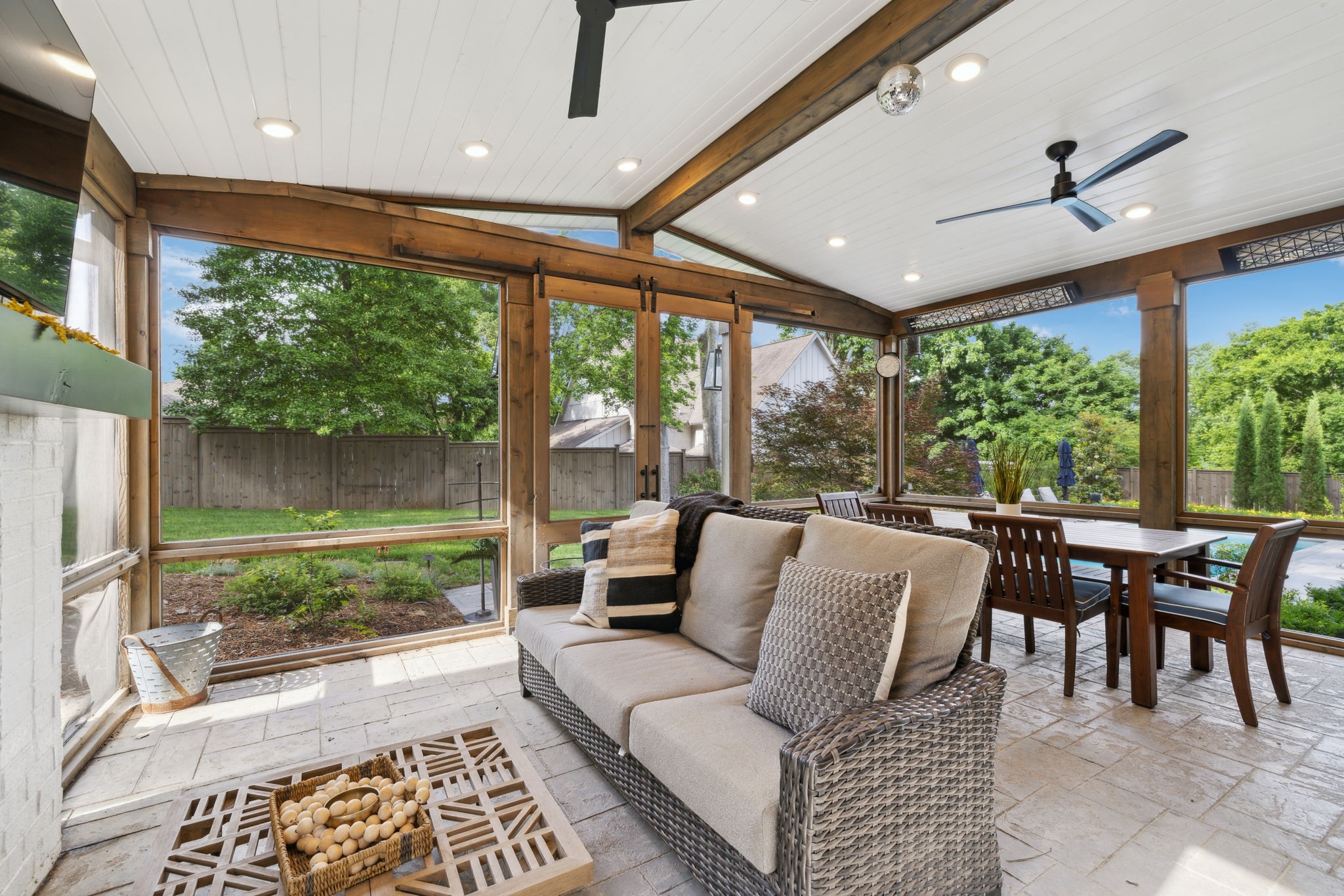 303 Avondale Dr