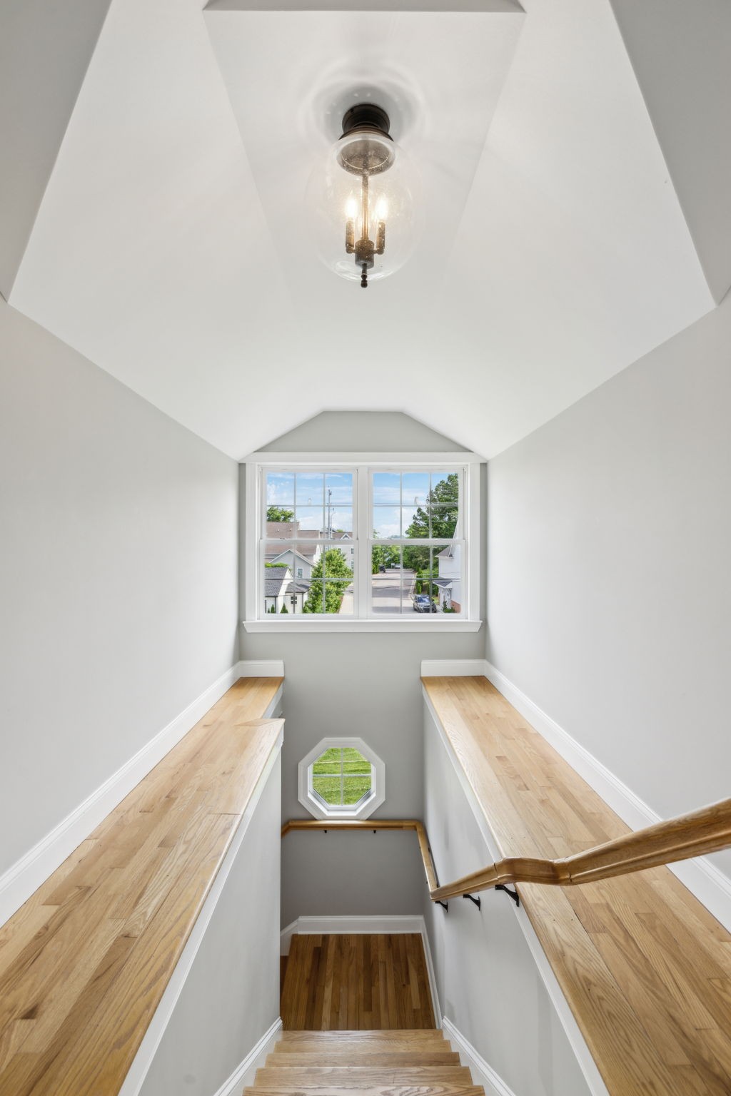 303 Avondale Dr
