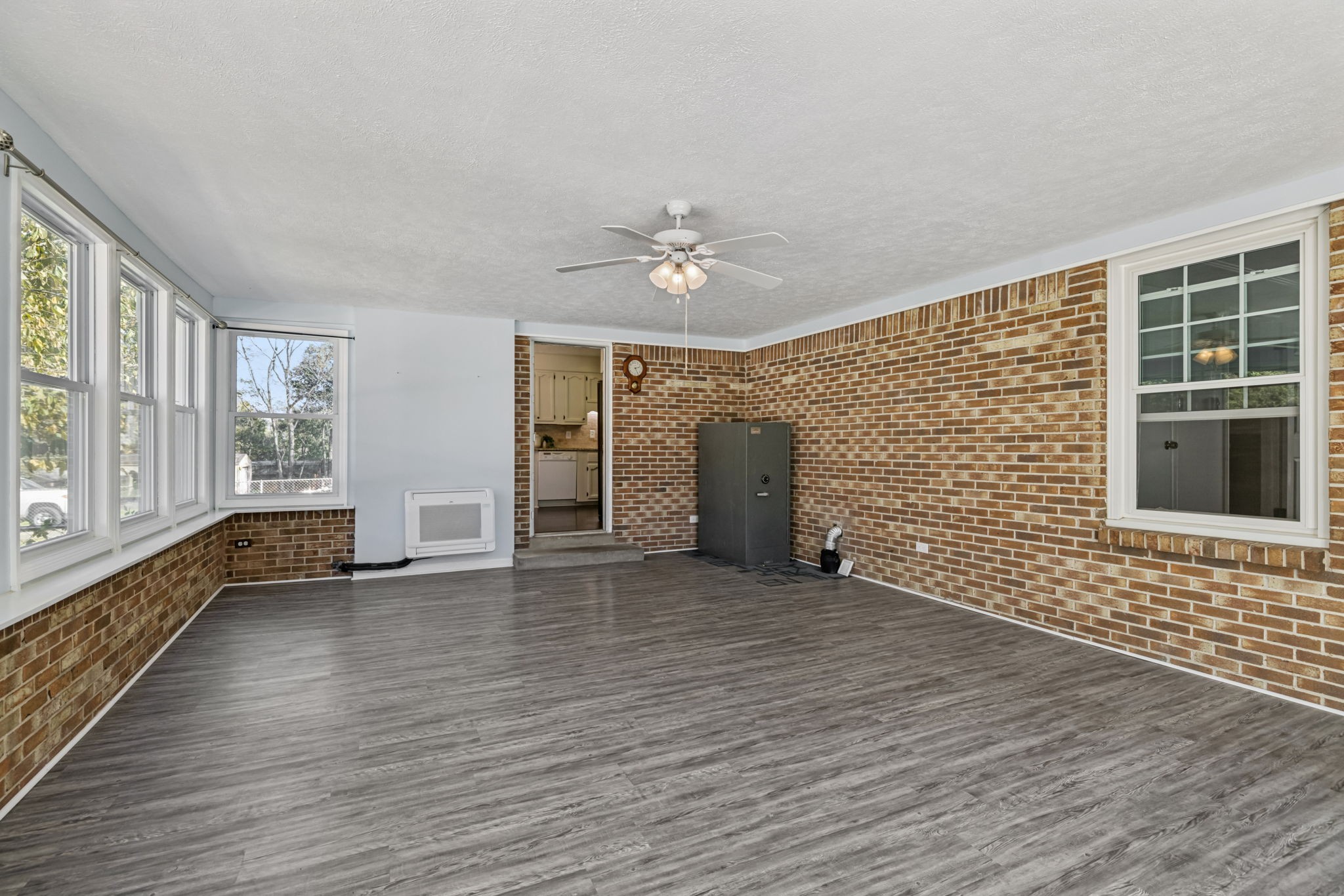 205 Bluegrass Dr