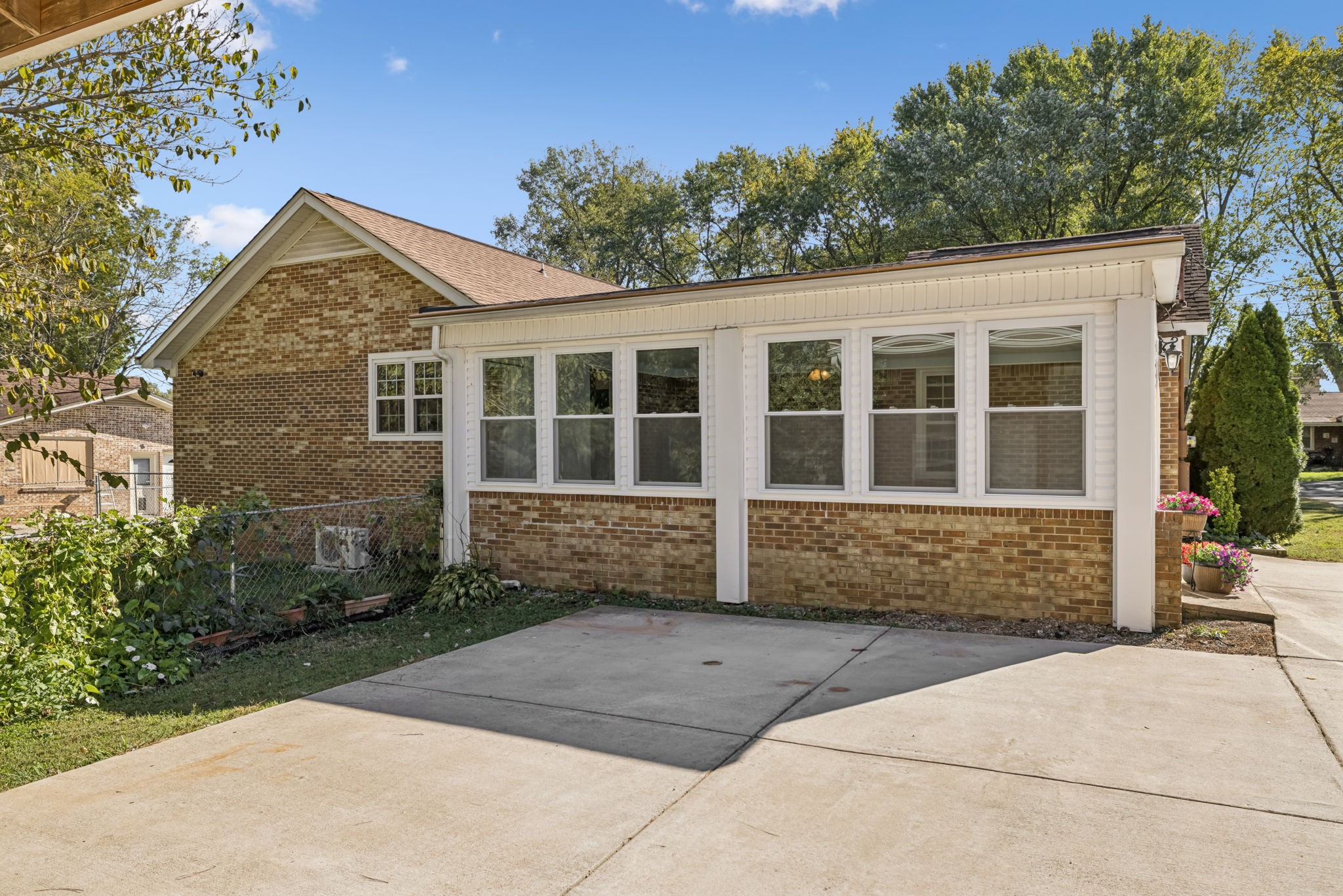 205 Bluegrass Dr