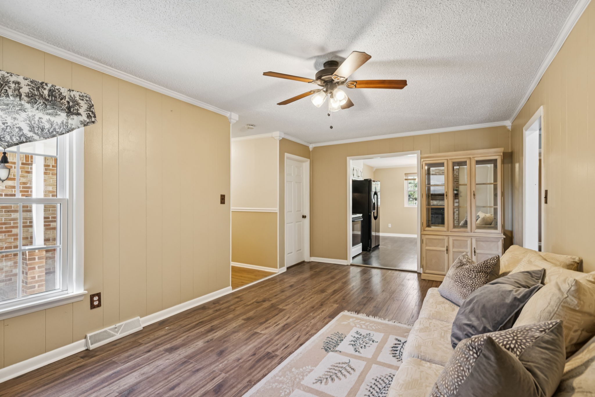 205 Bluegrass Dr