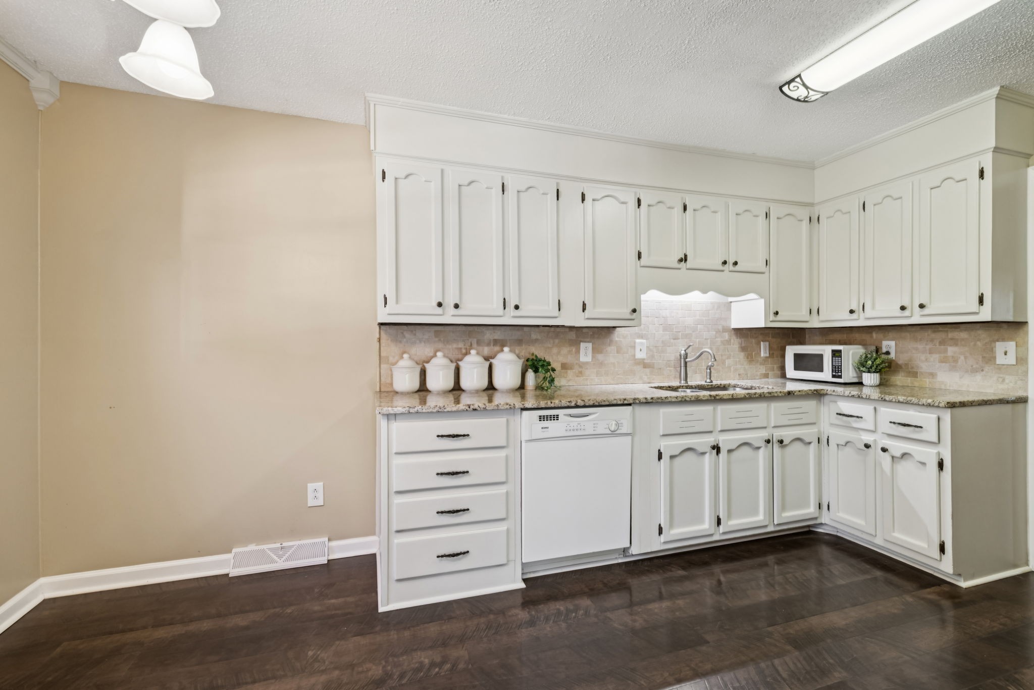 205 Bluegrass Dr