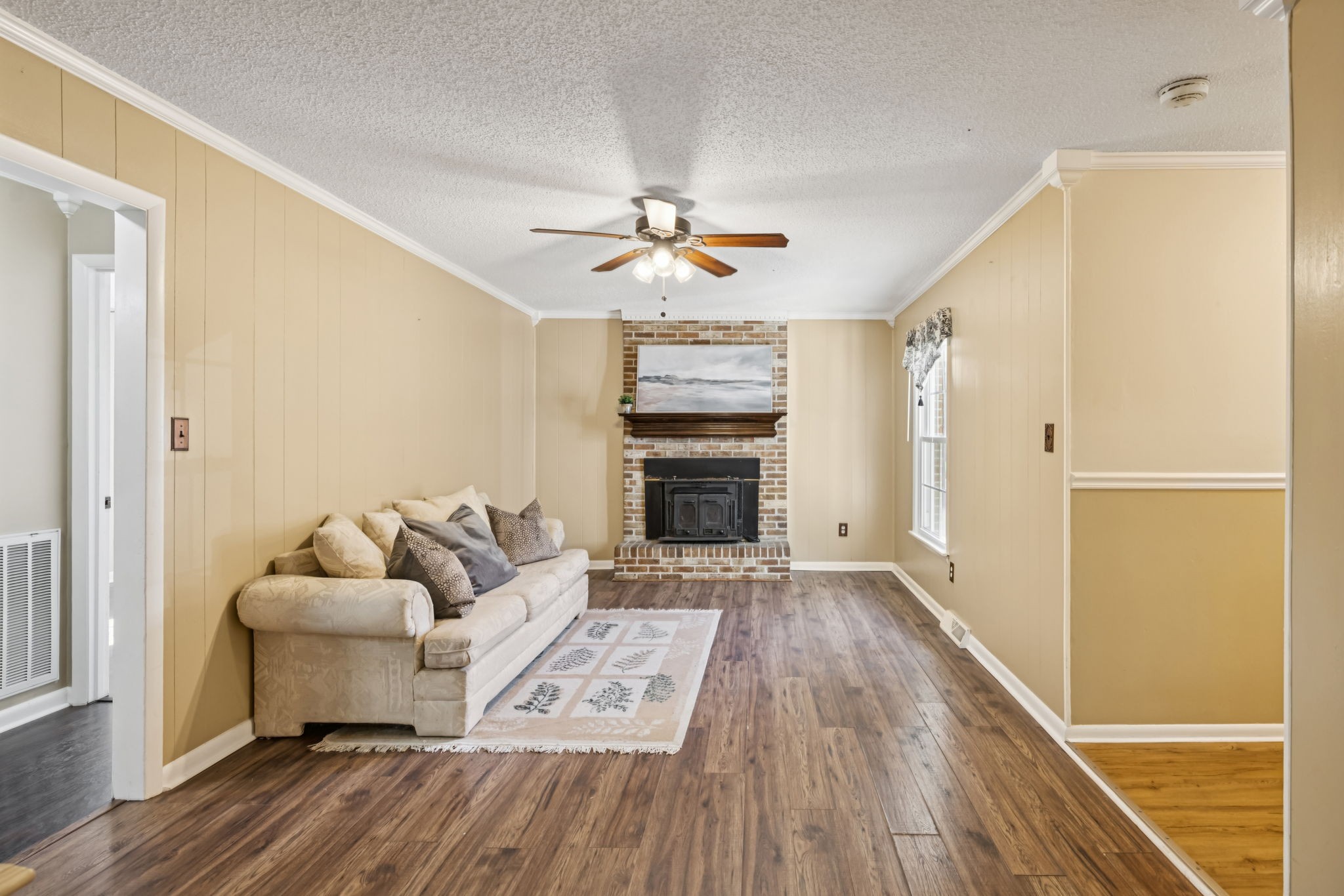 205 Bluegrass Dr