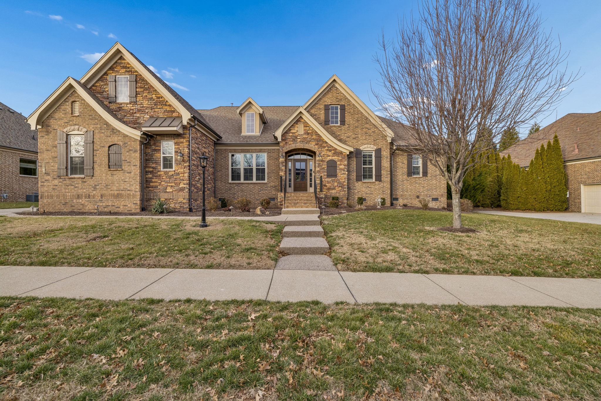1516 Bledsoe Ln