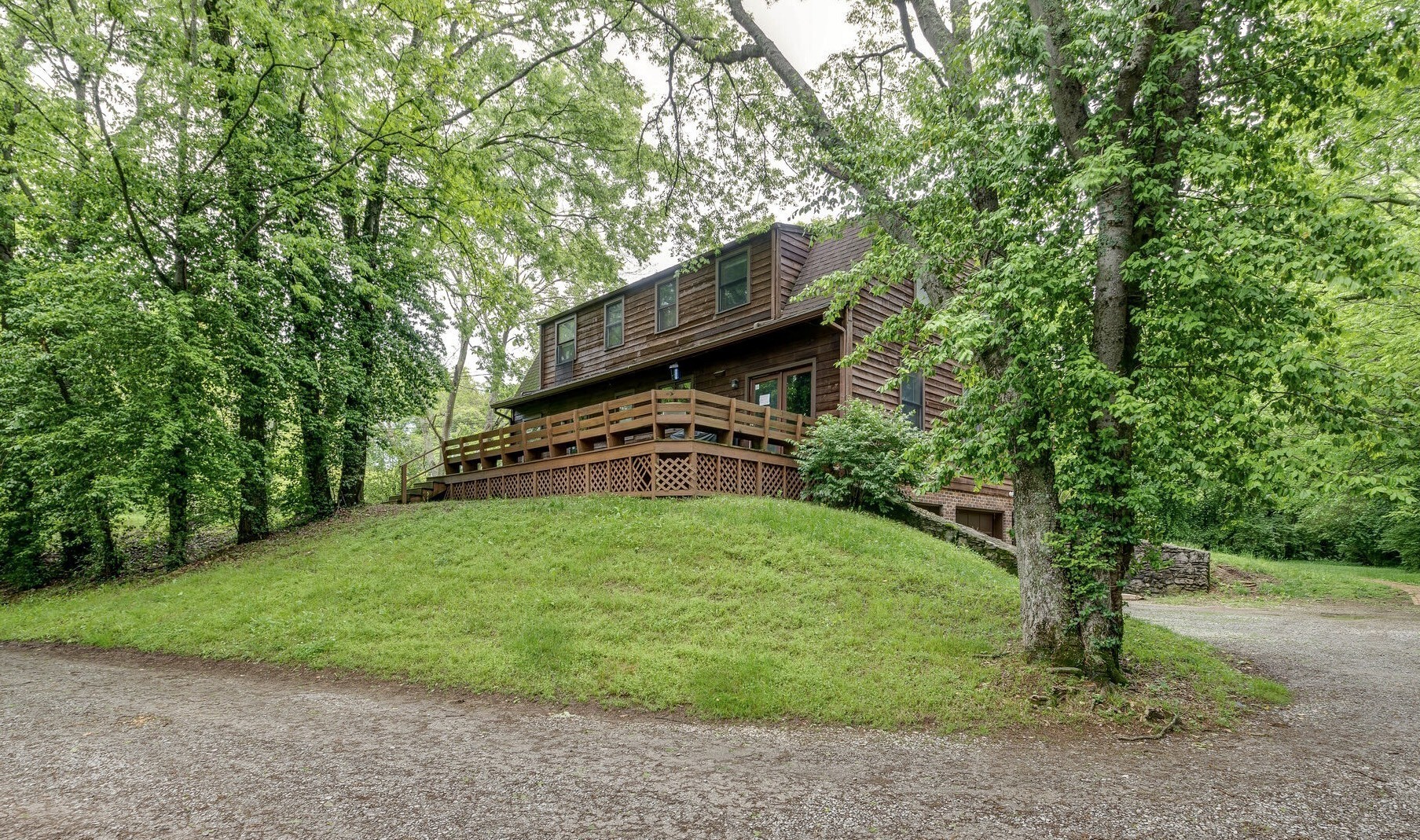 3088 Hillsboro Rd