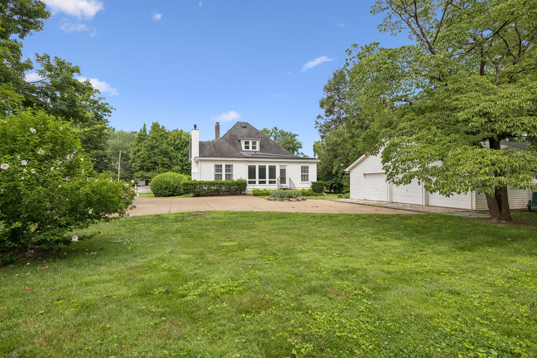 215 4th Ave, S