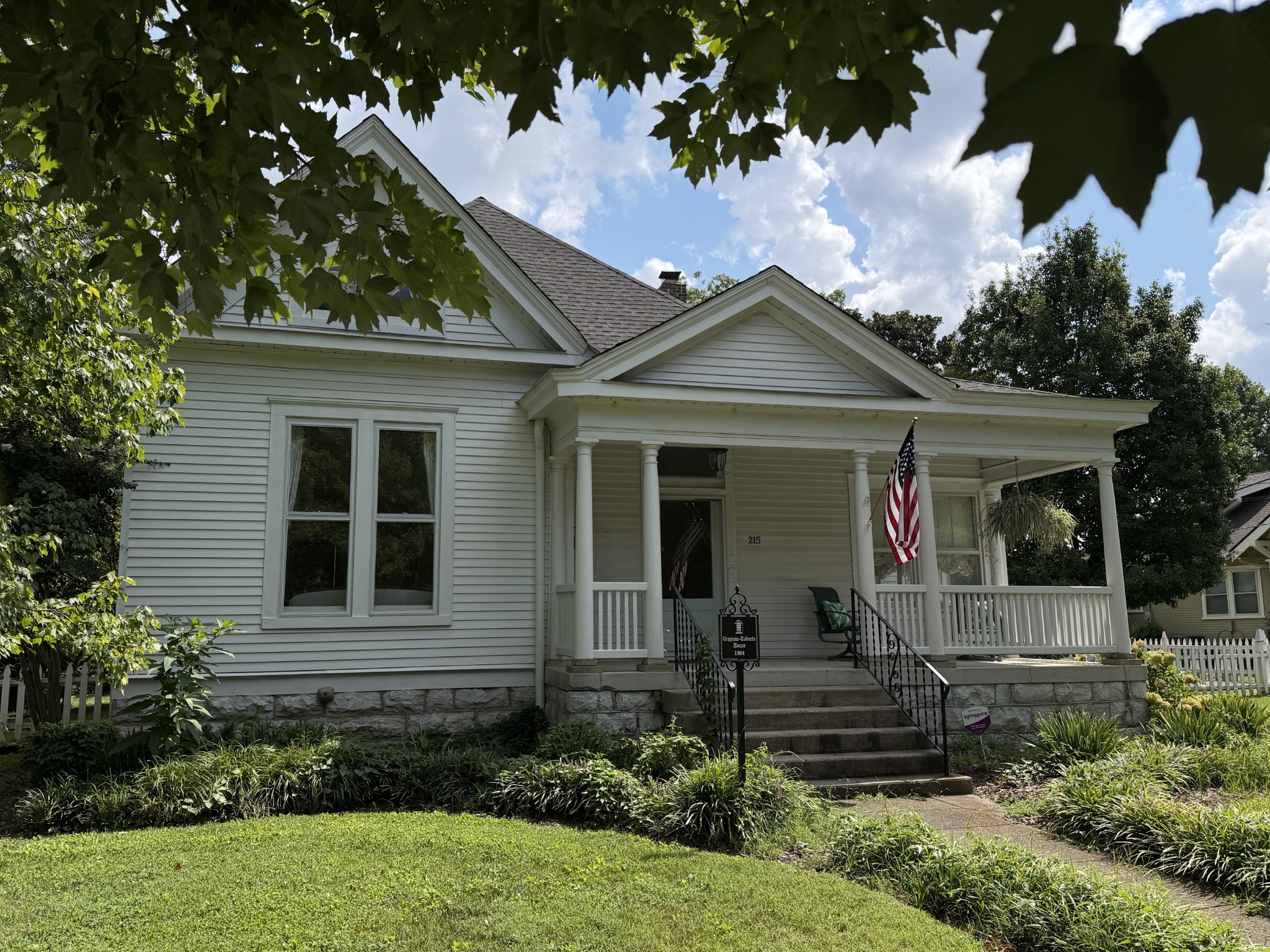 215 4th Ave, S