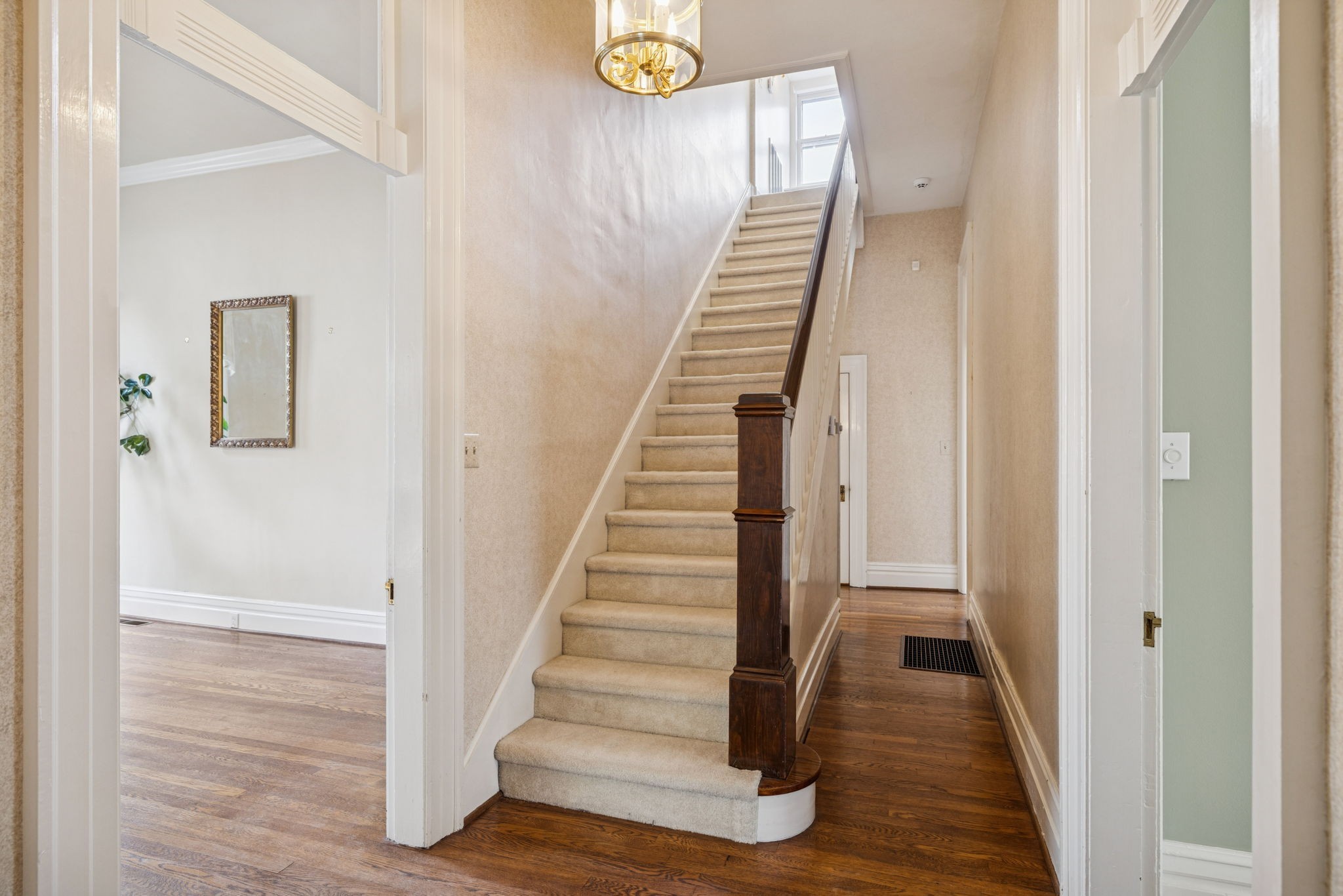 215 4th Ave, S