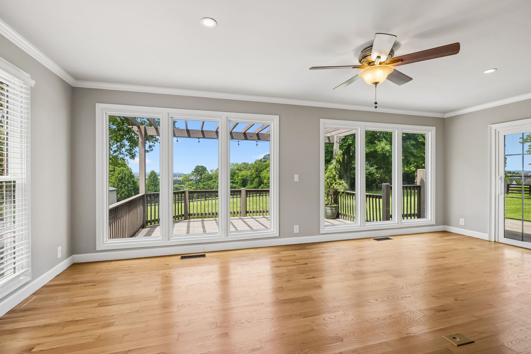 4320 Long Ln