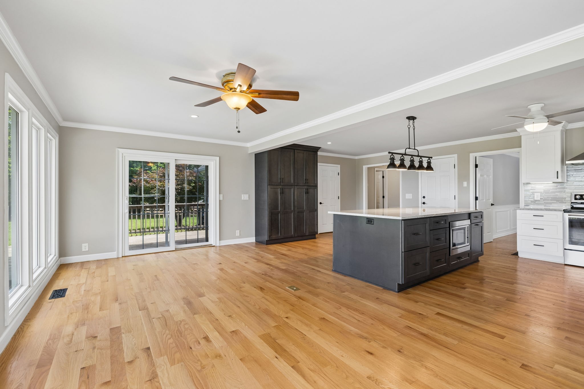 4320 Long Ln