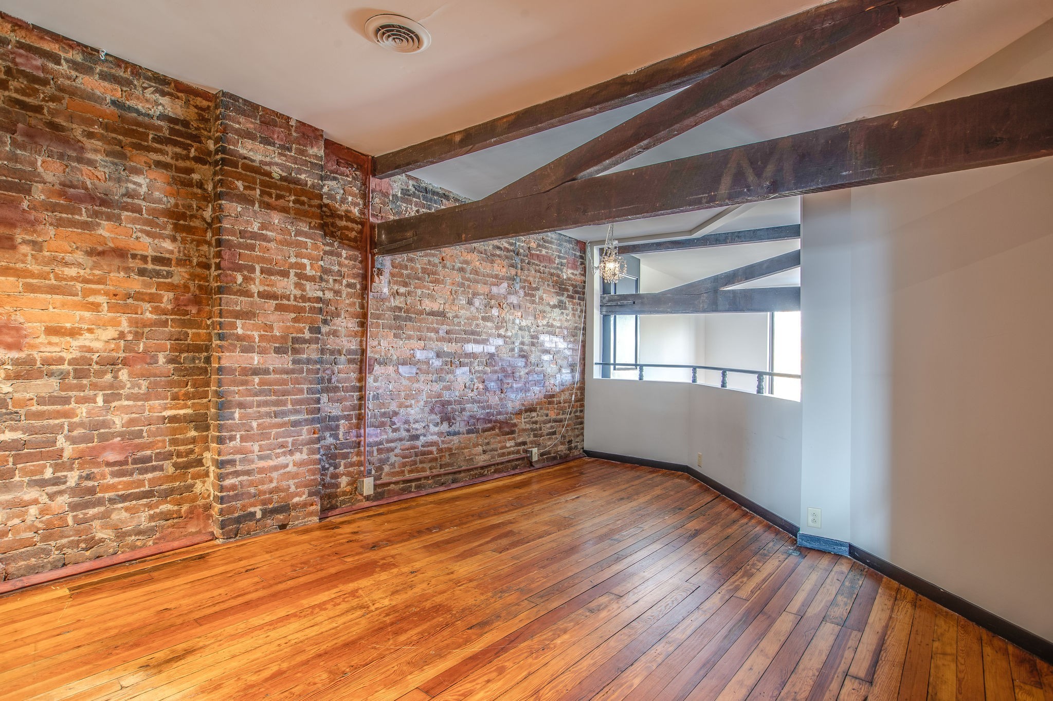 98 4th Ave, N