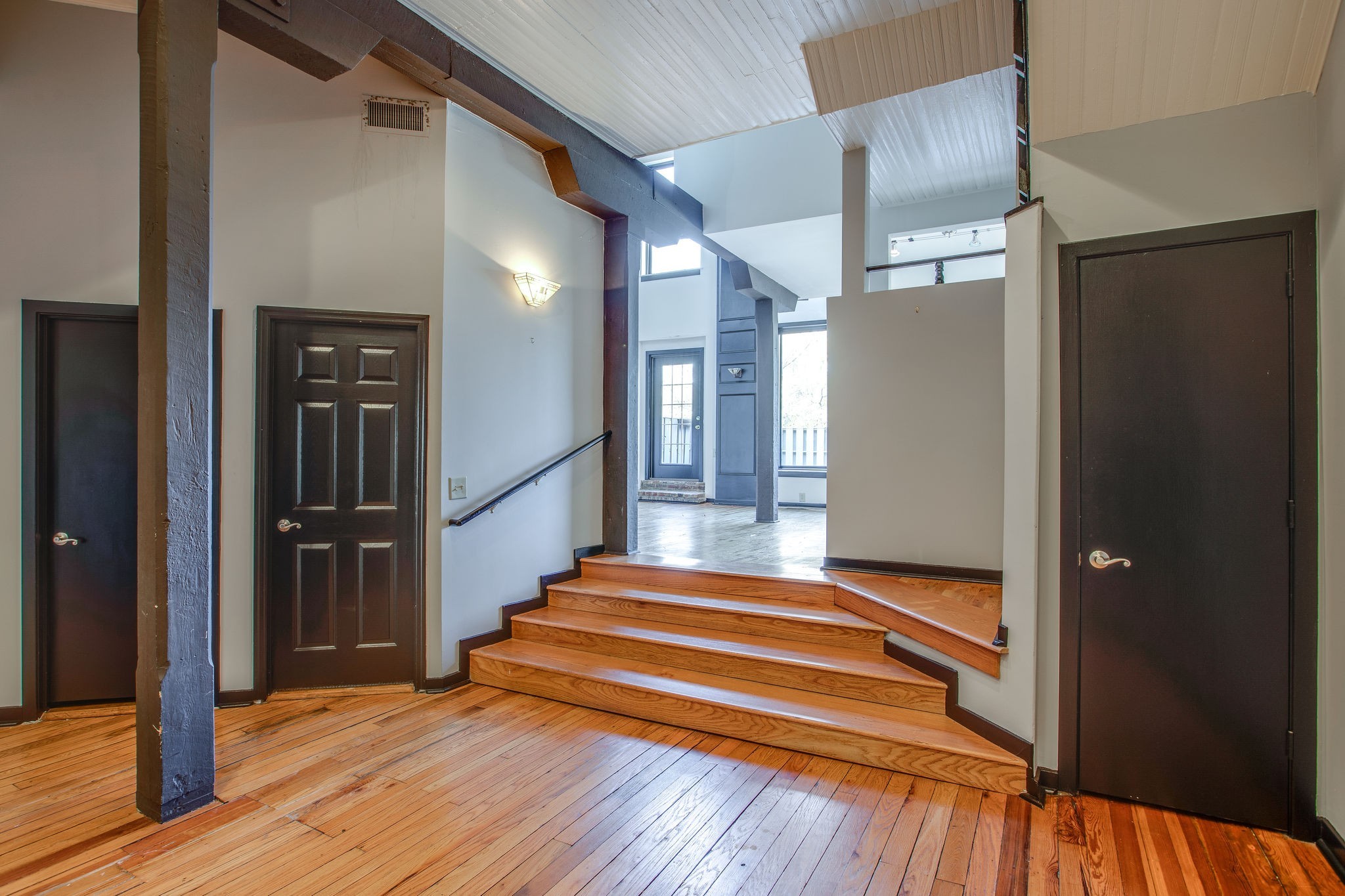98 4th Ave, N