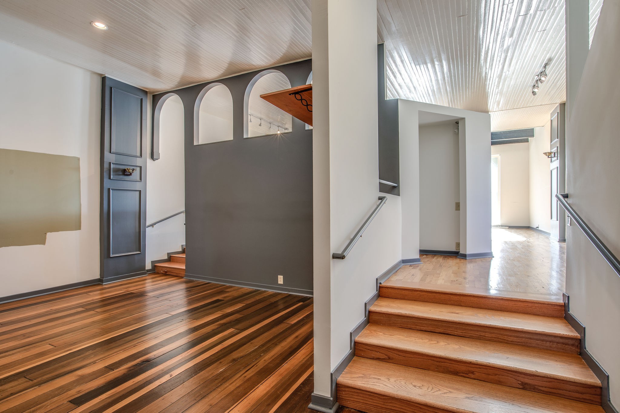 98 4th Ave, N