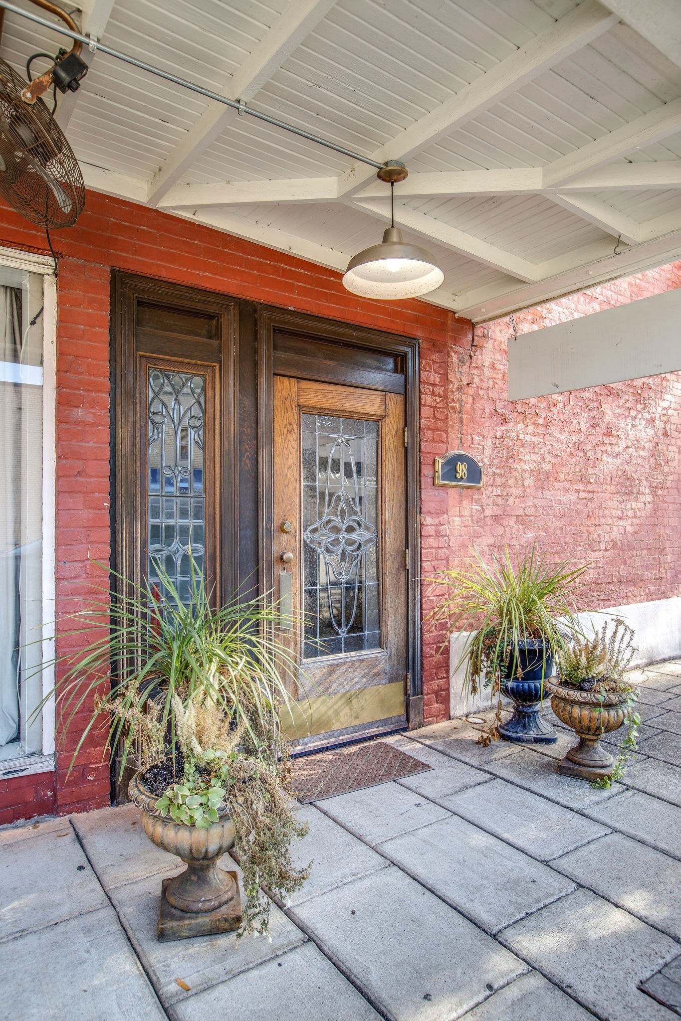 98 4th Ave, N