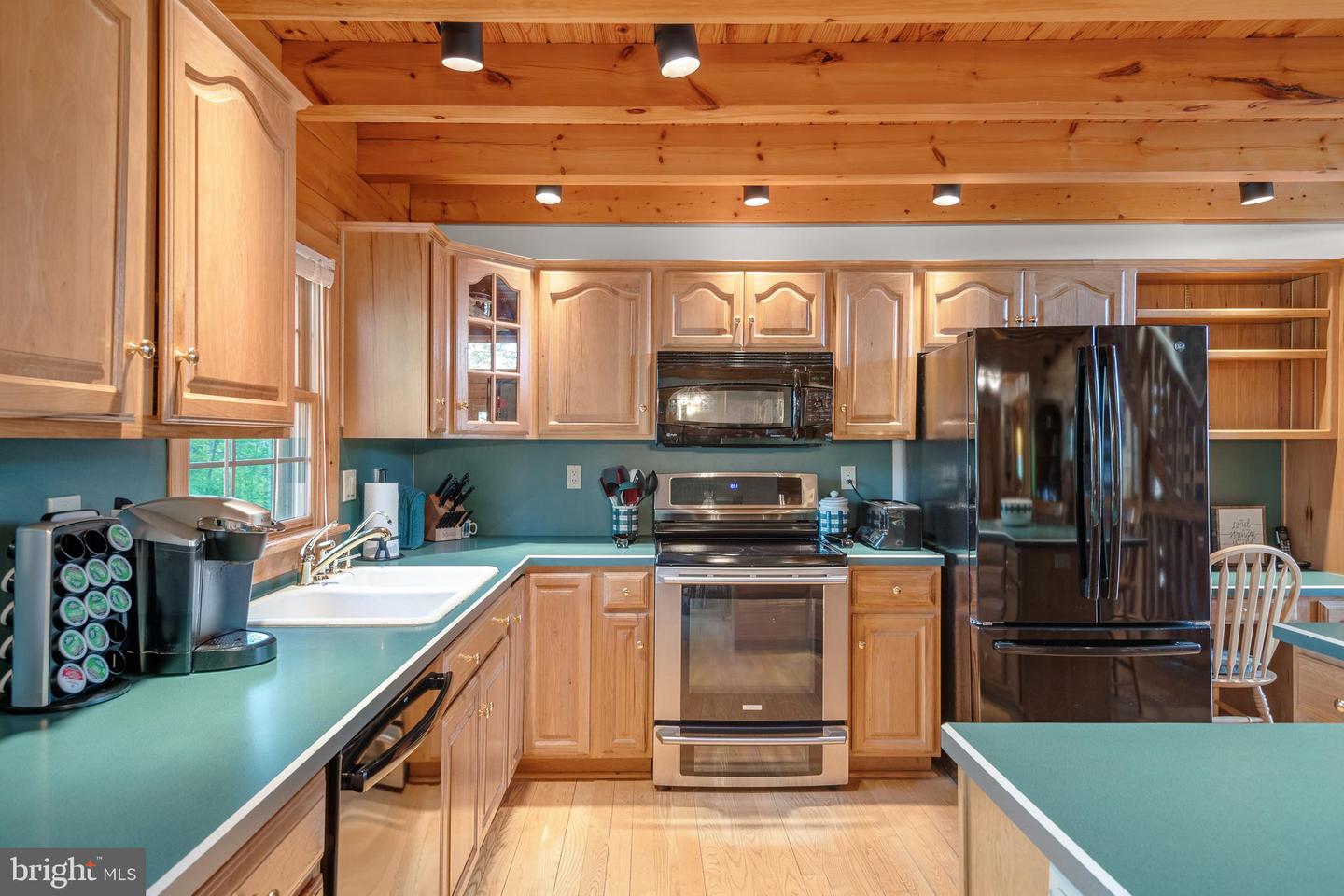 340 Forest Rd