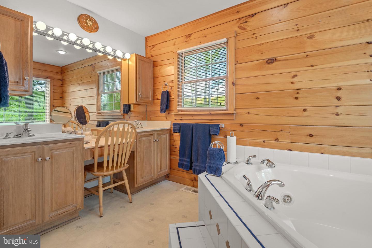 340 Forest Rd