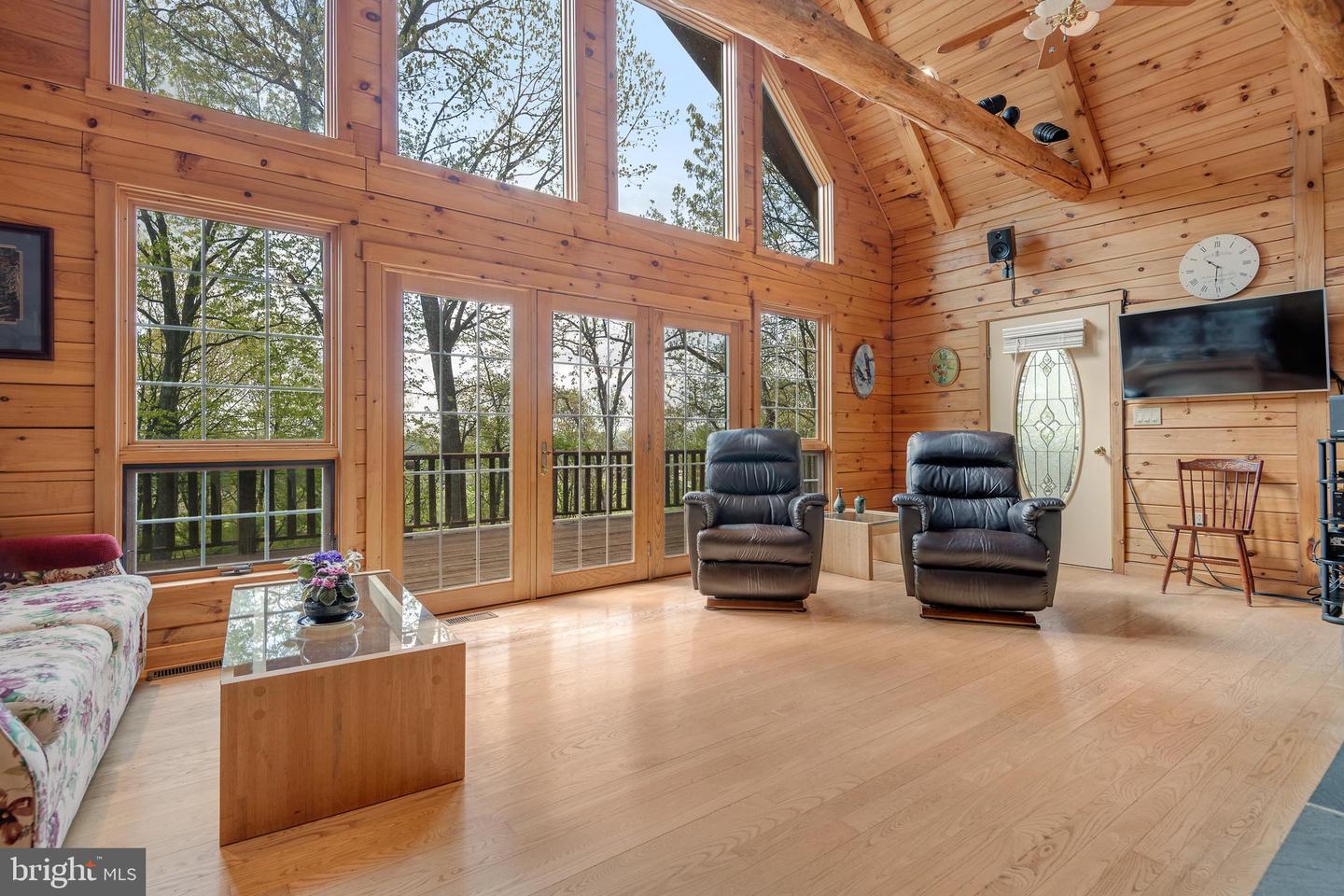 340 Forest Rd