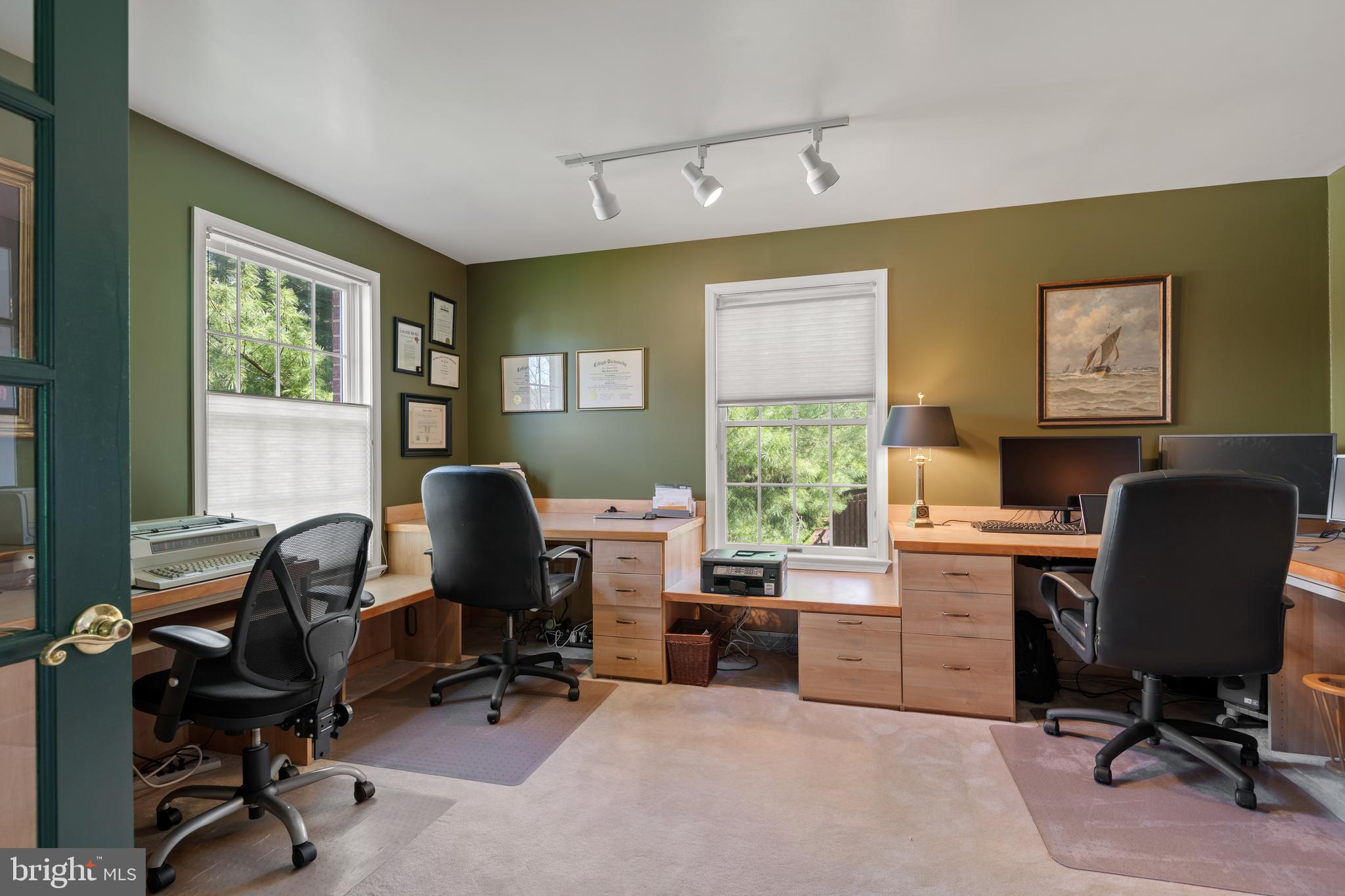 327 Carter Moir Dr
