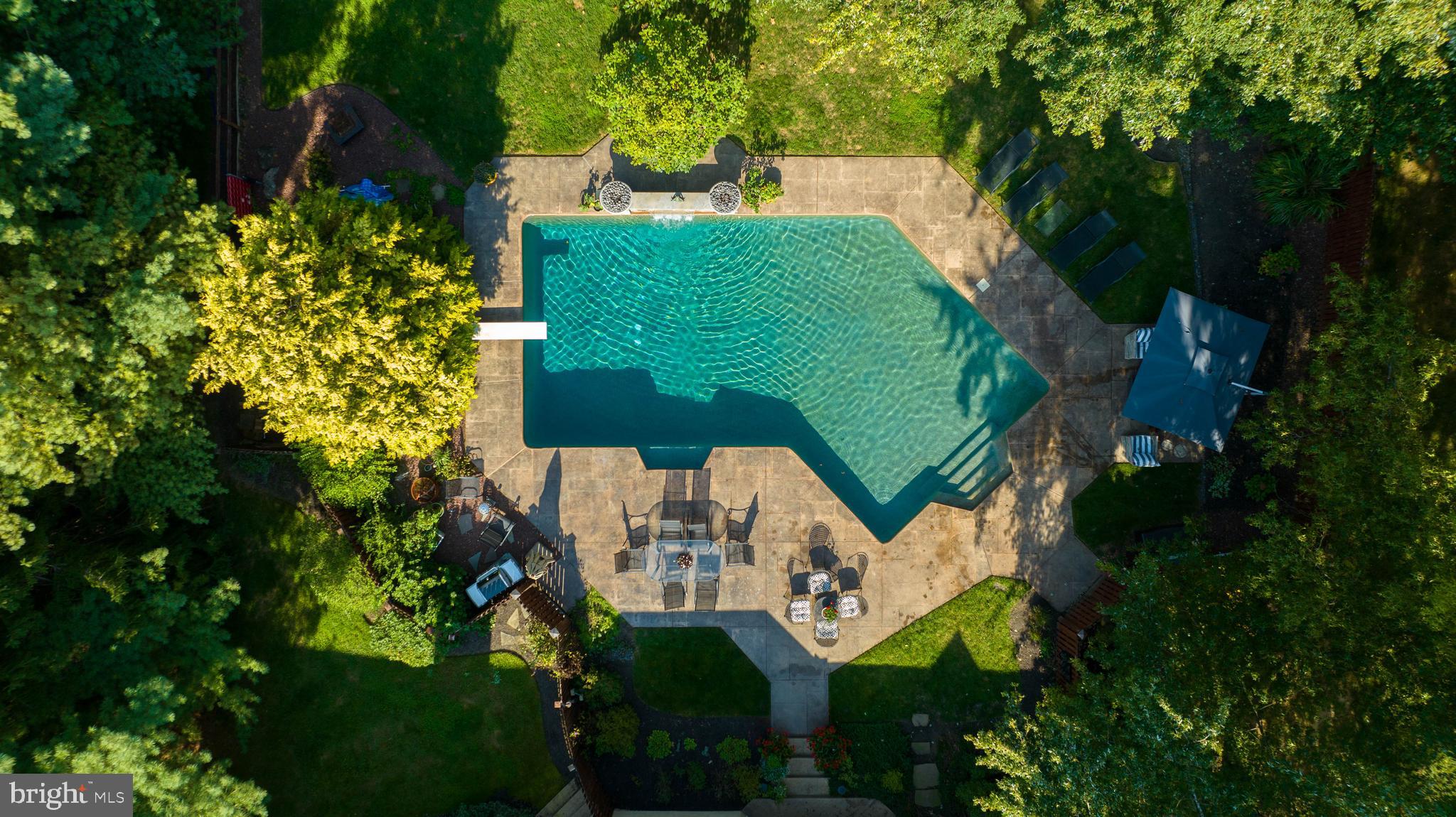 327 Carter Moir Dr