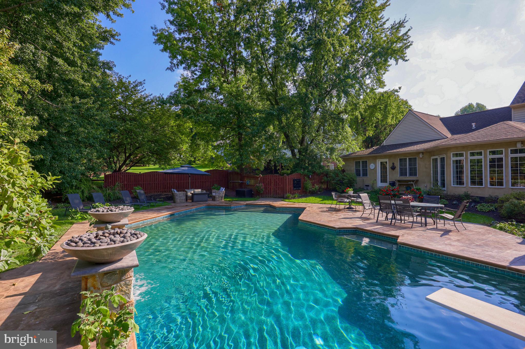 327 Carter Moir Dr