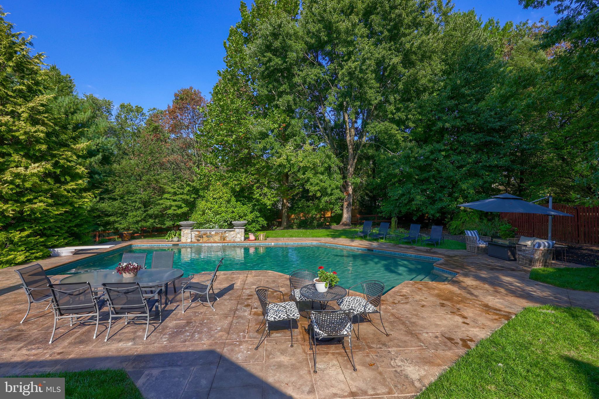327 Carter Moir Dr