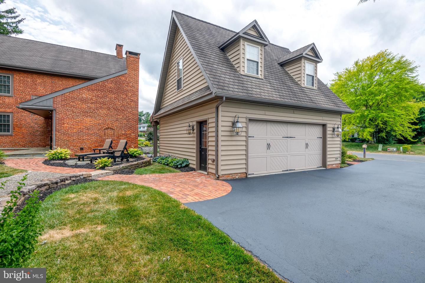 2249 Bob White Ln