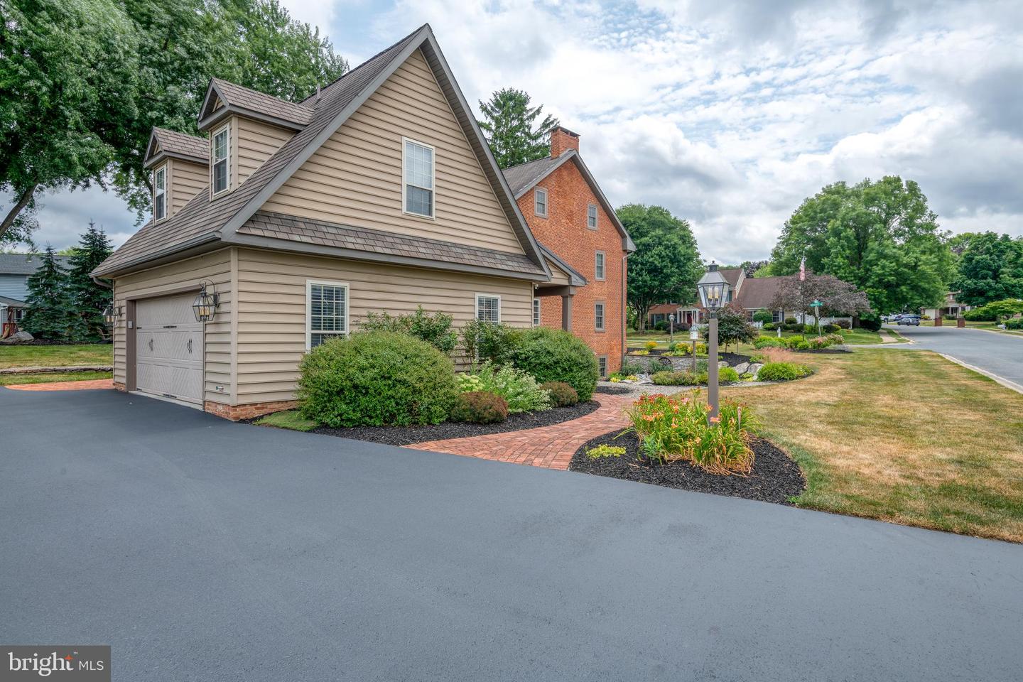 2249 Bob White Ln