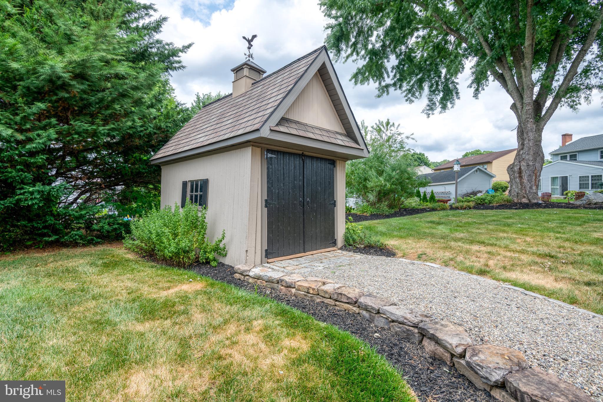 2249 Bob White Ln
