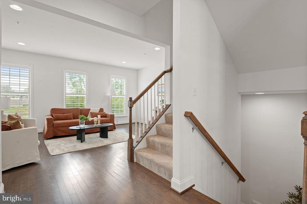 104 Mayer Pl
