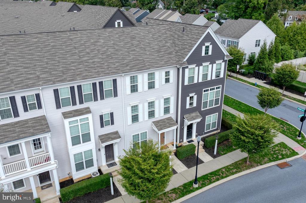 104 Mayer Pl