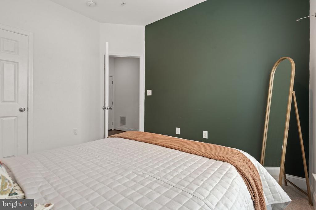 104 Mayer Pl